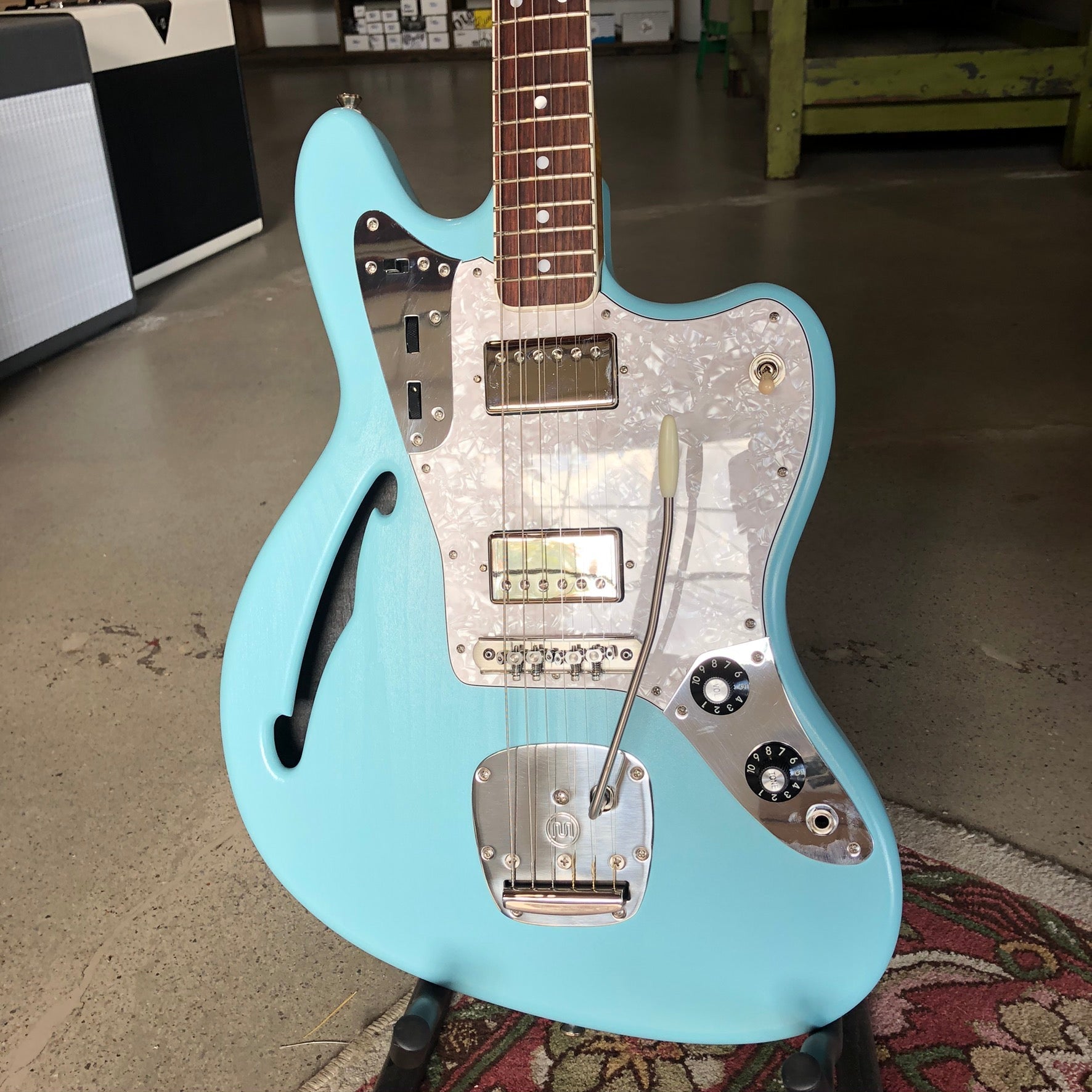 Bilt Guitars Zaftig Vibrato, Daphne Blue, #19616