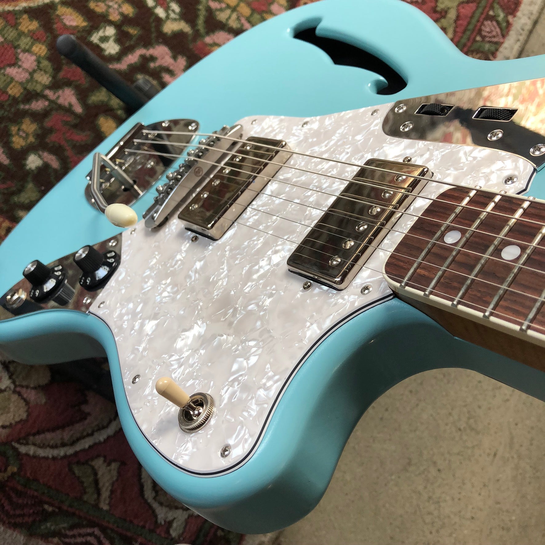 Bilt Guitars Zaftig Vibrato, Daphne Blue, #19616