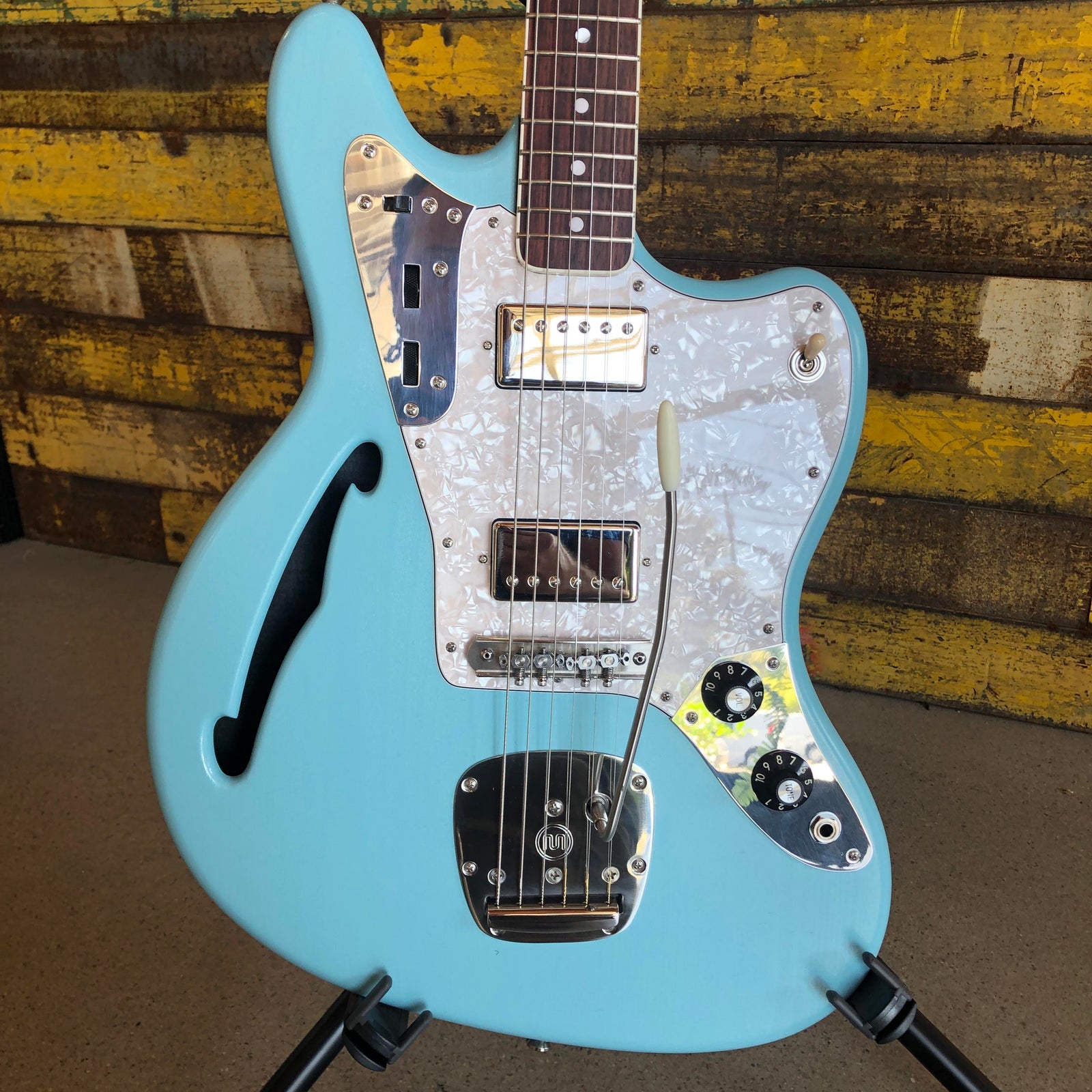 Bilt Guitars Zaftig Vibrato, Daphne Blue, #19616