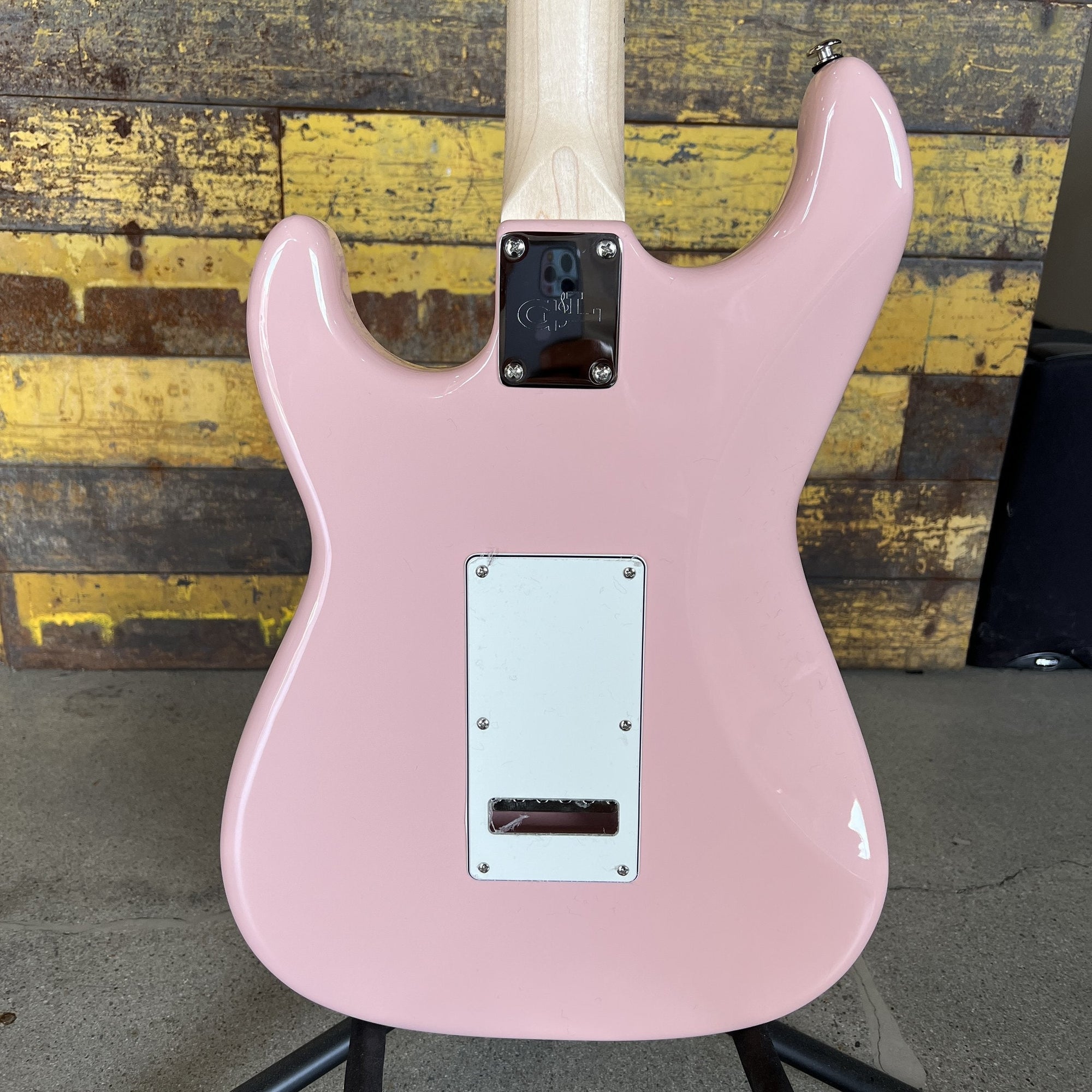 G&L Legacy SSS, Shell Pink