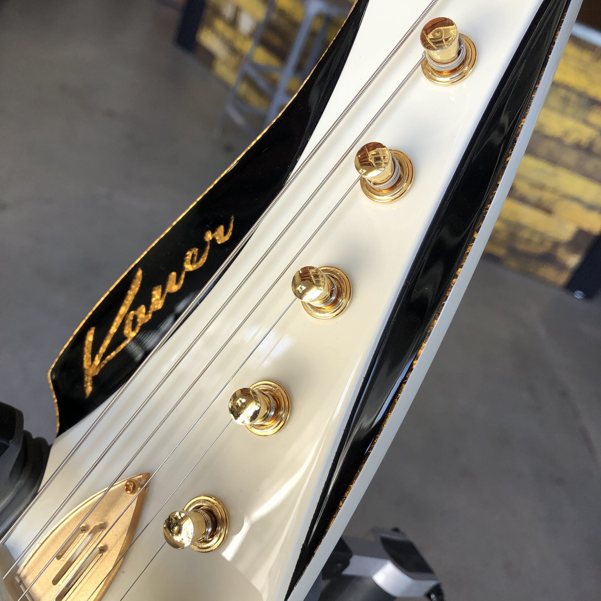 Kauer Guitars Banshee - White Falcon, #435