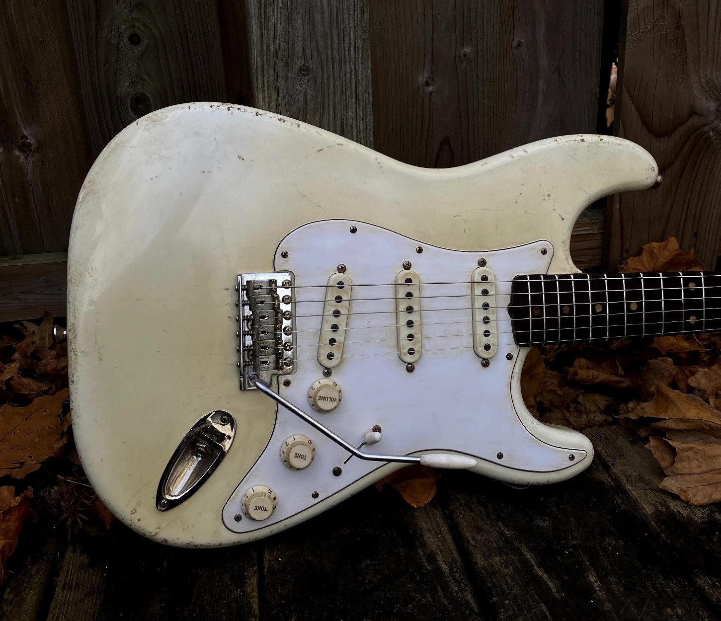 Revelator Guitars - '60 SuperKing S-Style - Nicotine Stained Olympic White