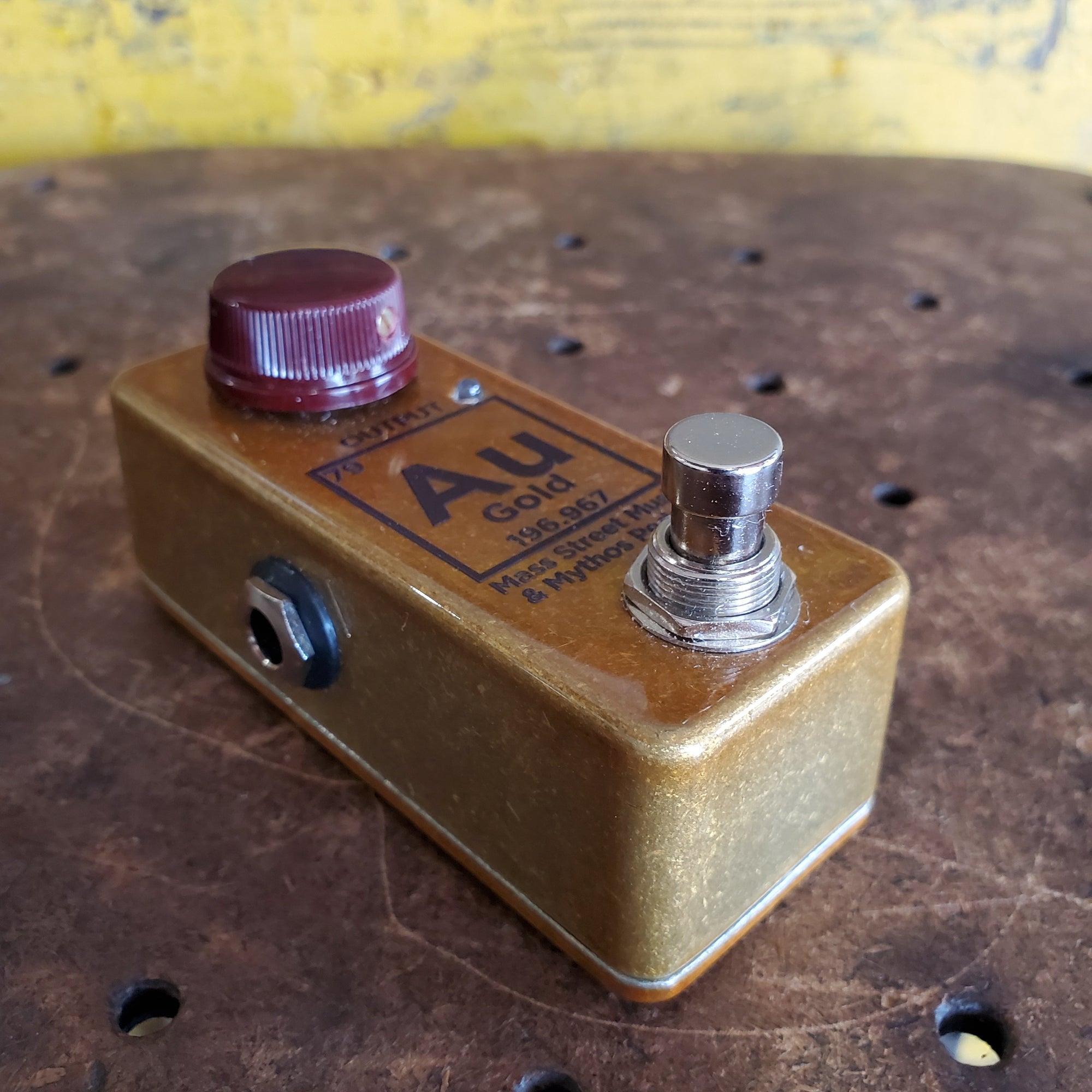 Mythos Pedals AU-79 Golden Fleece Fuzz