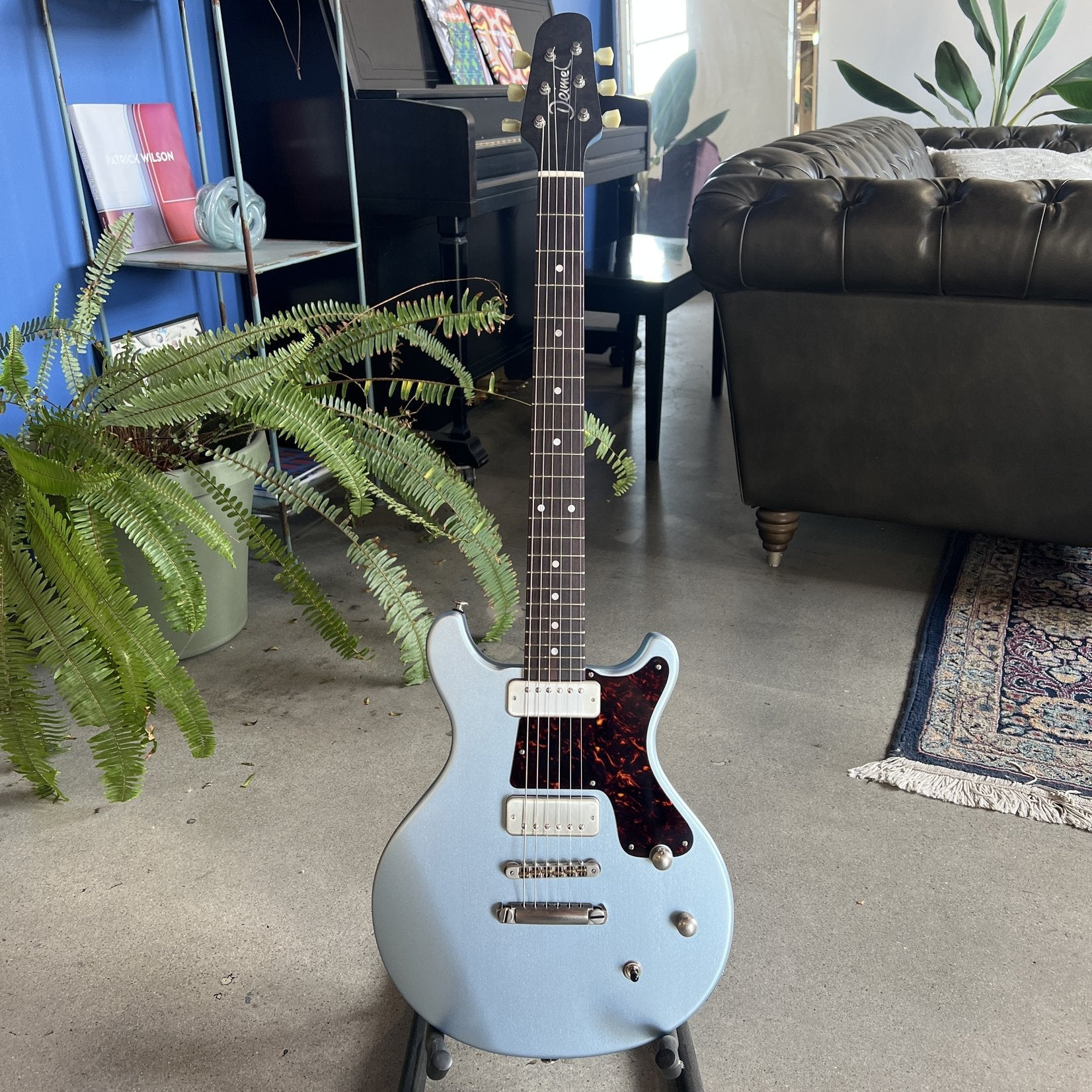 Deimel Guitarworks Doublestar #042 in Moon Dust Blue