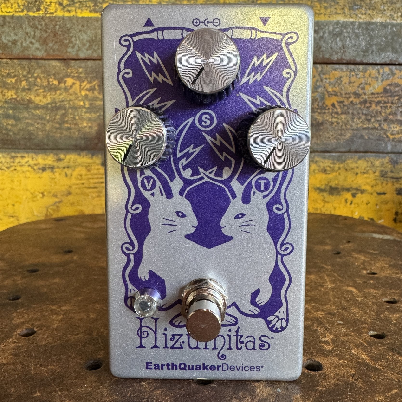 EarthQuaker Devices Hizumitas Fuzz Sustainar Pedal