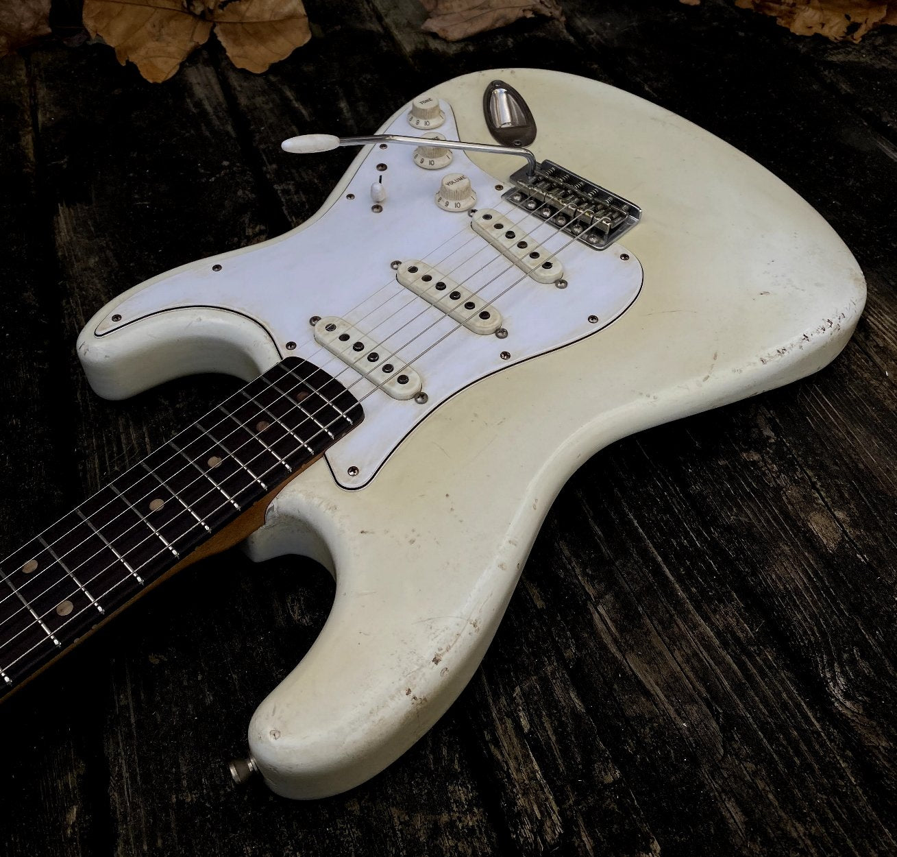 Revelator Guitars - '60 SuperKing S-Style - Nicotine Stained Olympic White