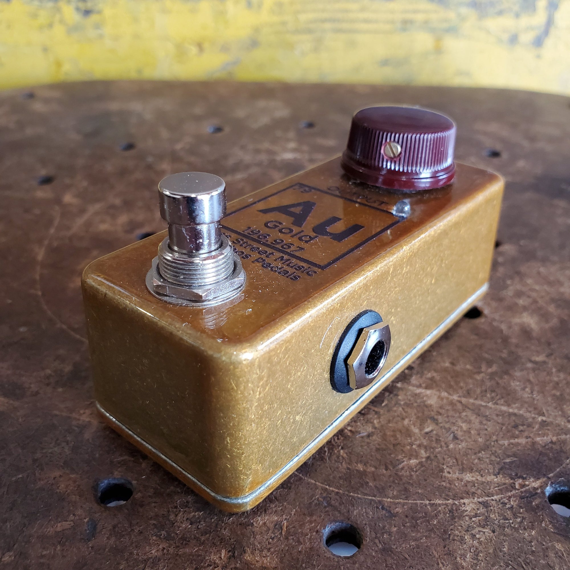 Mythos Pedals AU-79 Golden Fleece Fuzz