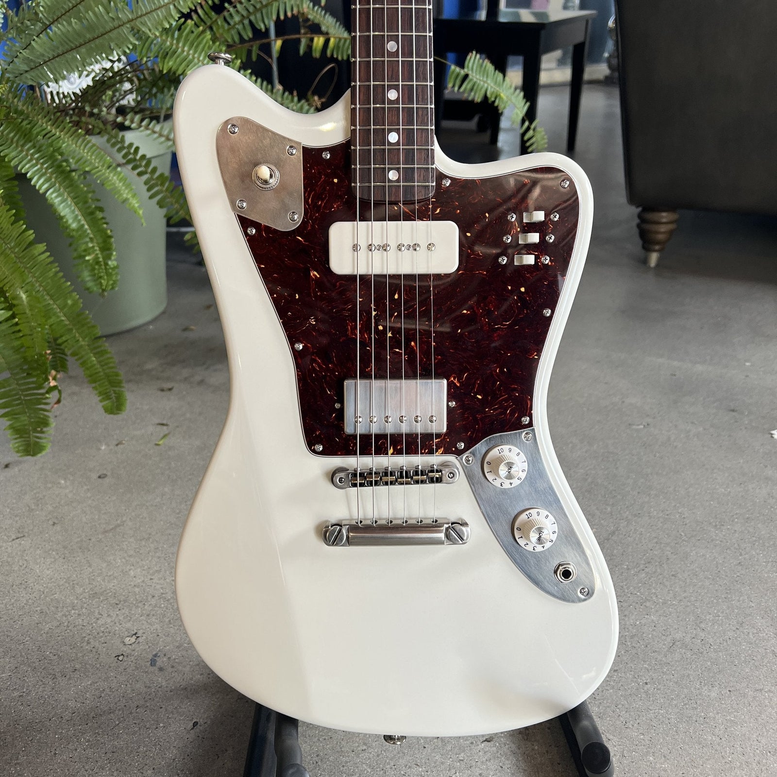 Deimel Guitarworks Firestar #233 in Vintage White