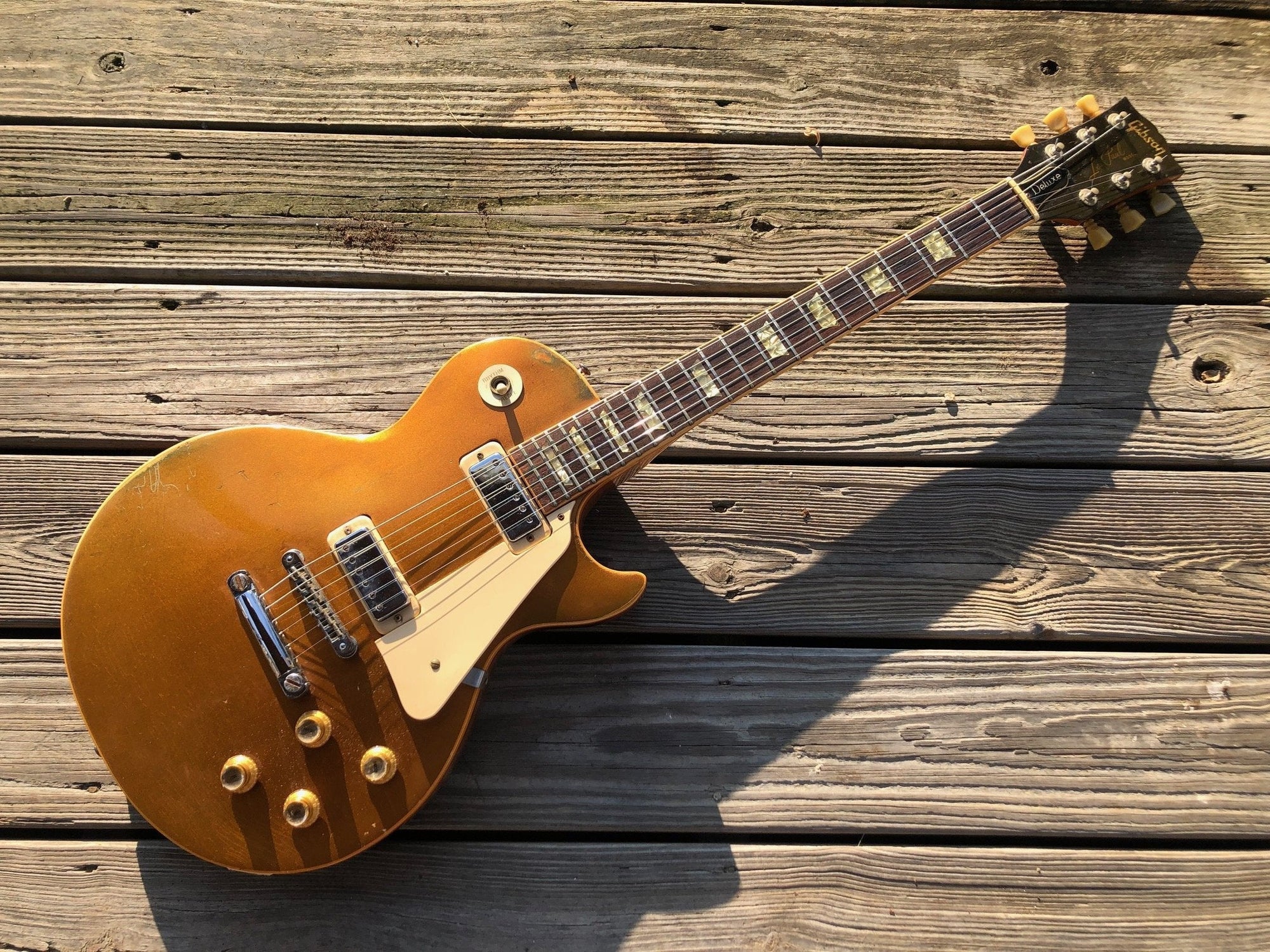 Vintage 1975 Gibson Les Paul Deluxe Goldtop Guitar