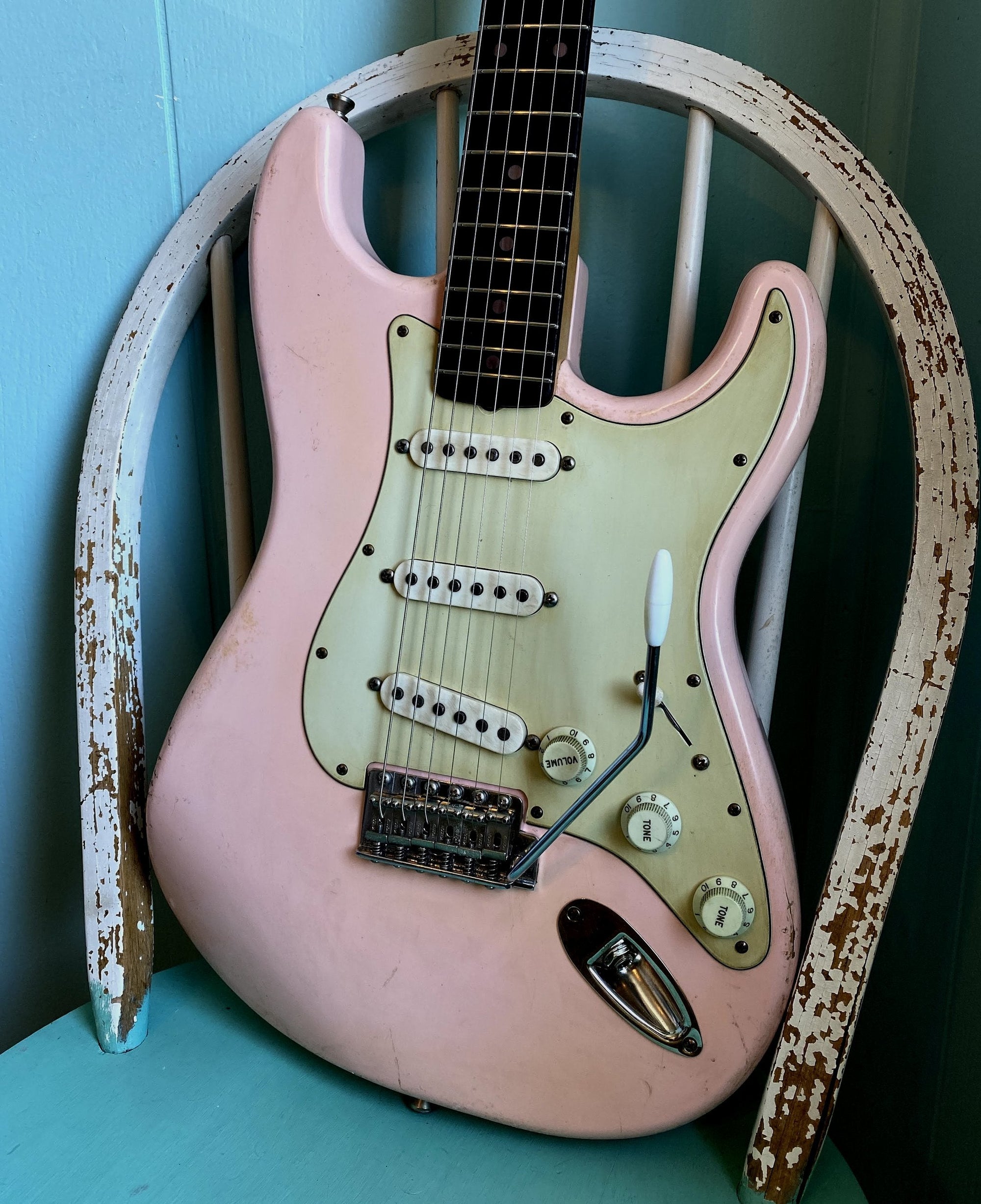 Revelator Guitars - '61 SuperKing S-Style - Shell Pink