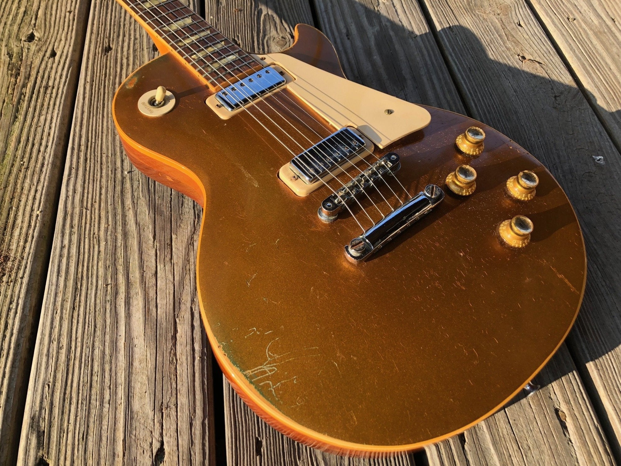 Vintage 1975 Gibson Les Paul Deluxe Goldtop Guitar