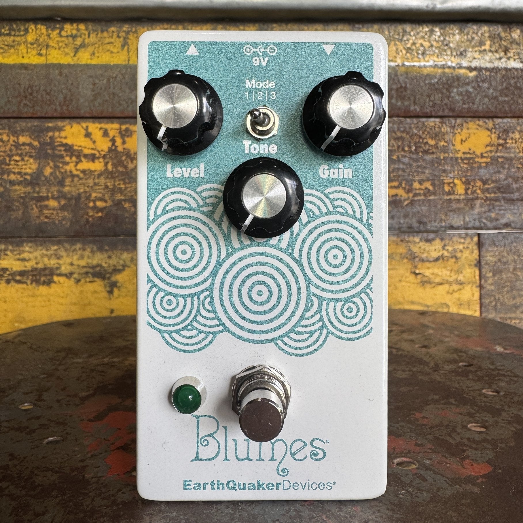 EarthQuaker Devices Blumes - Limited Edition Pearl White & Turquoise