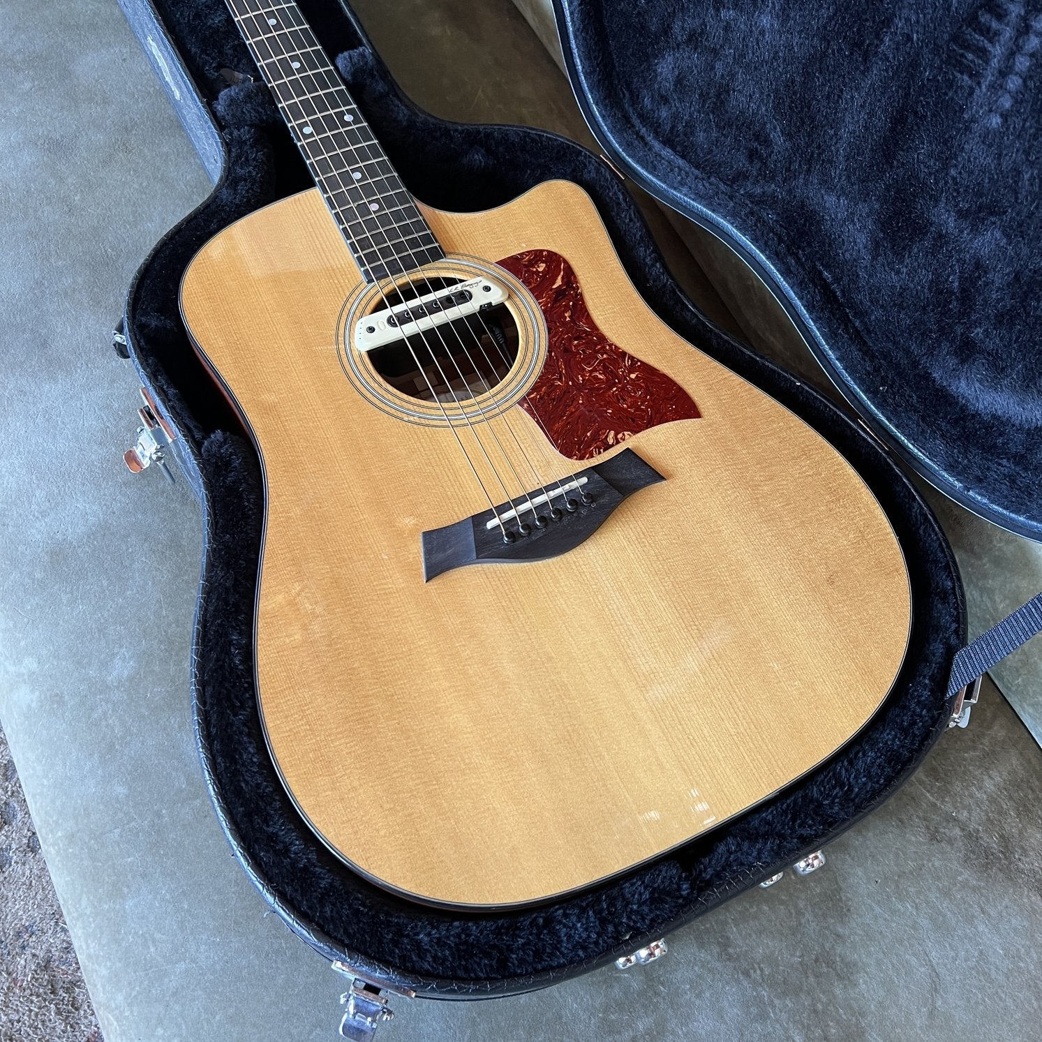 Taylor 310CE-L4 Acoustic Guitar