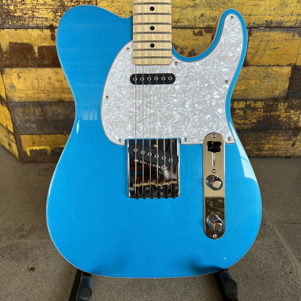 G&amp;L ASAT Classic, Lake Placid Blue Metallic