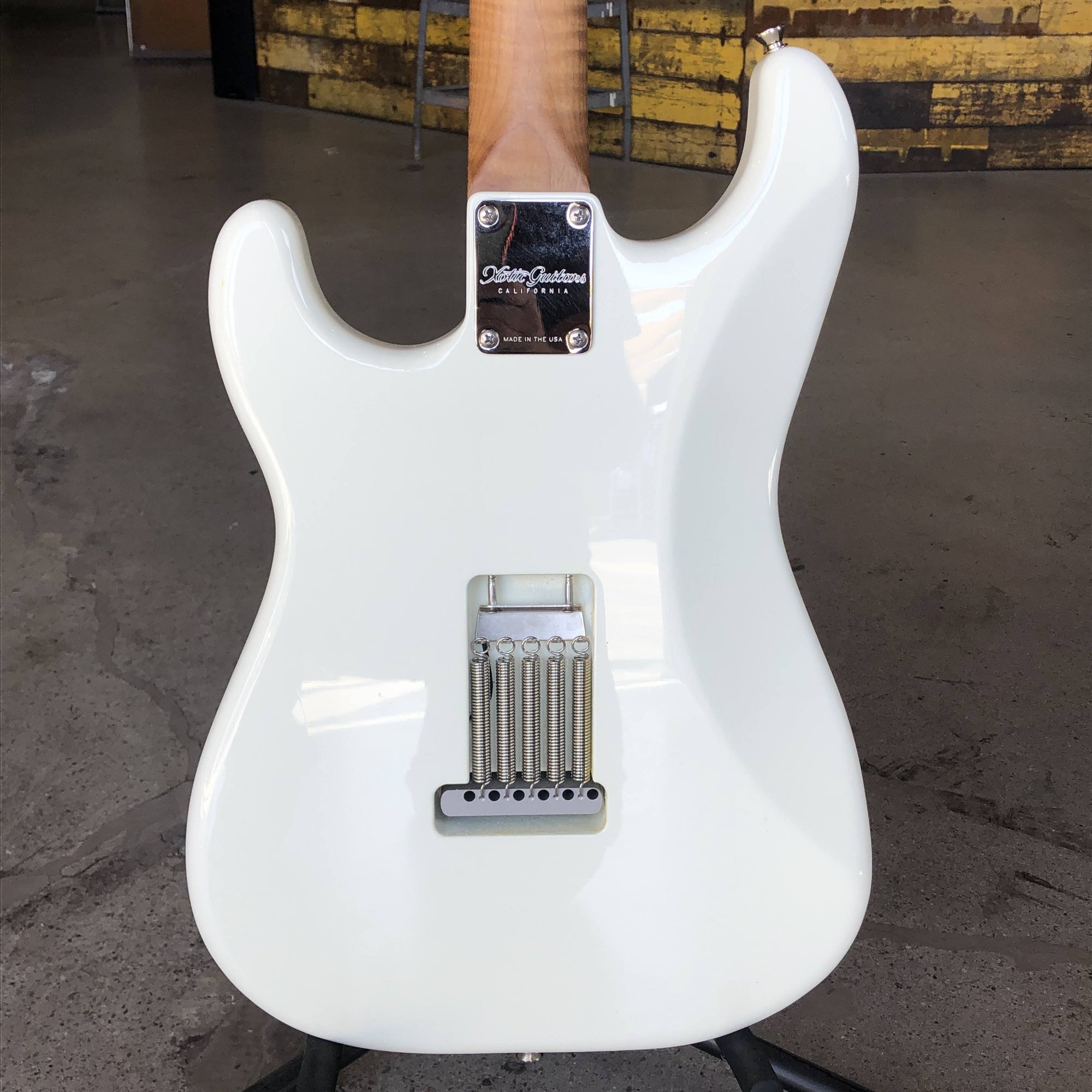 Xotic Guitars California Classic: XSCPRO-2 Aged Series, Olympic White