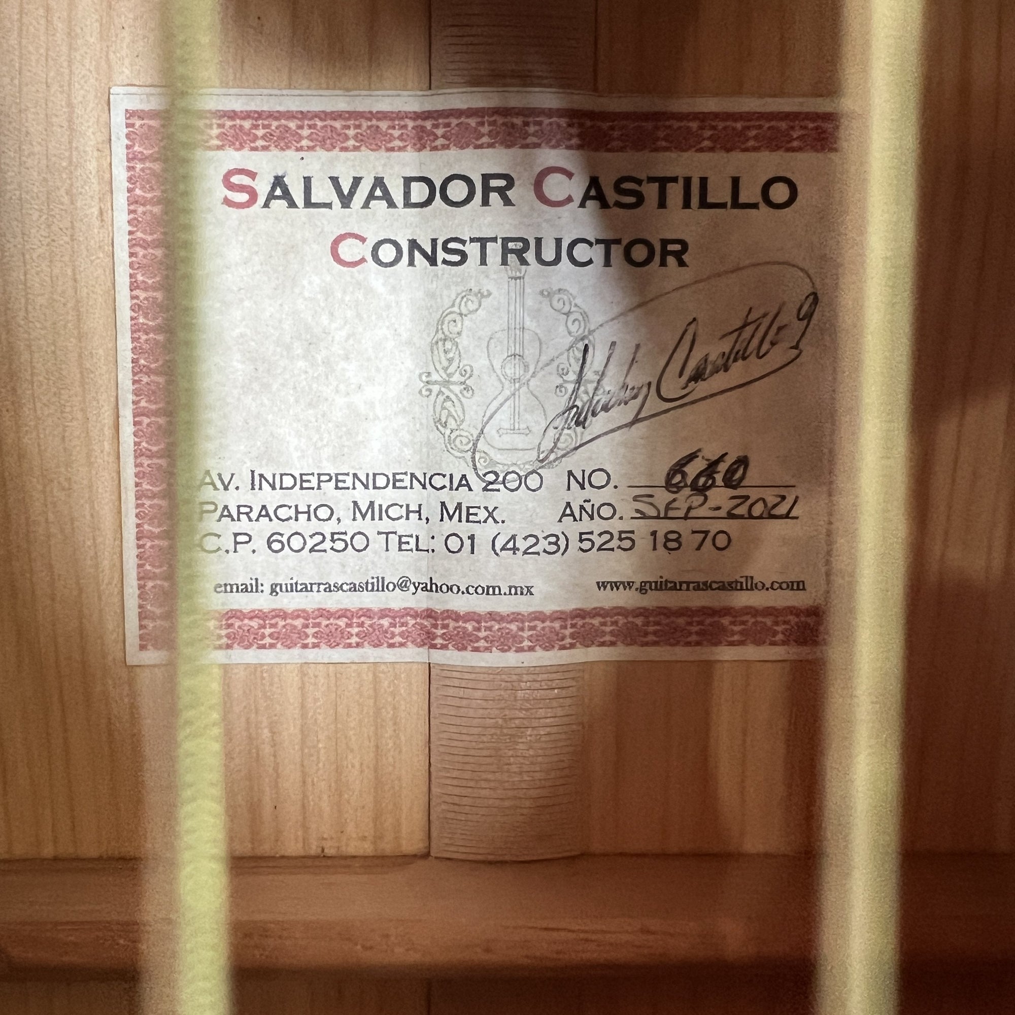 Salvador Castillo Custom Negra