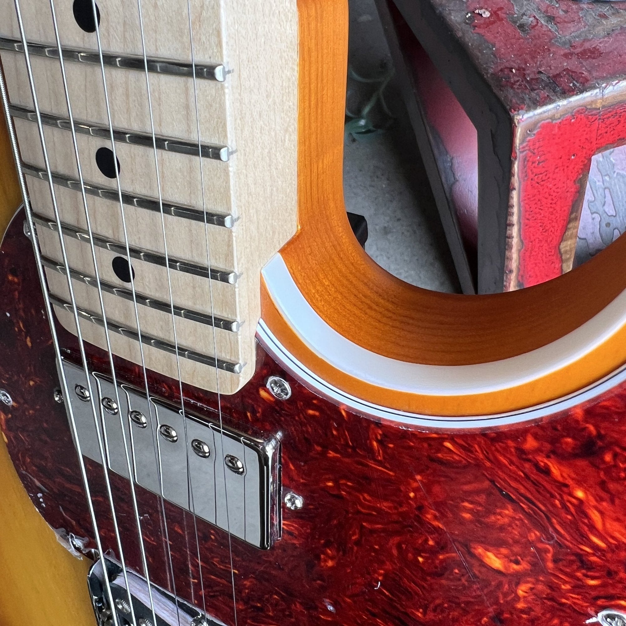 G&L ASAT Classic Bluesboy, Honeyburst Satin Frost