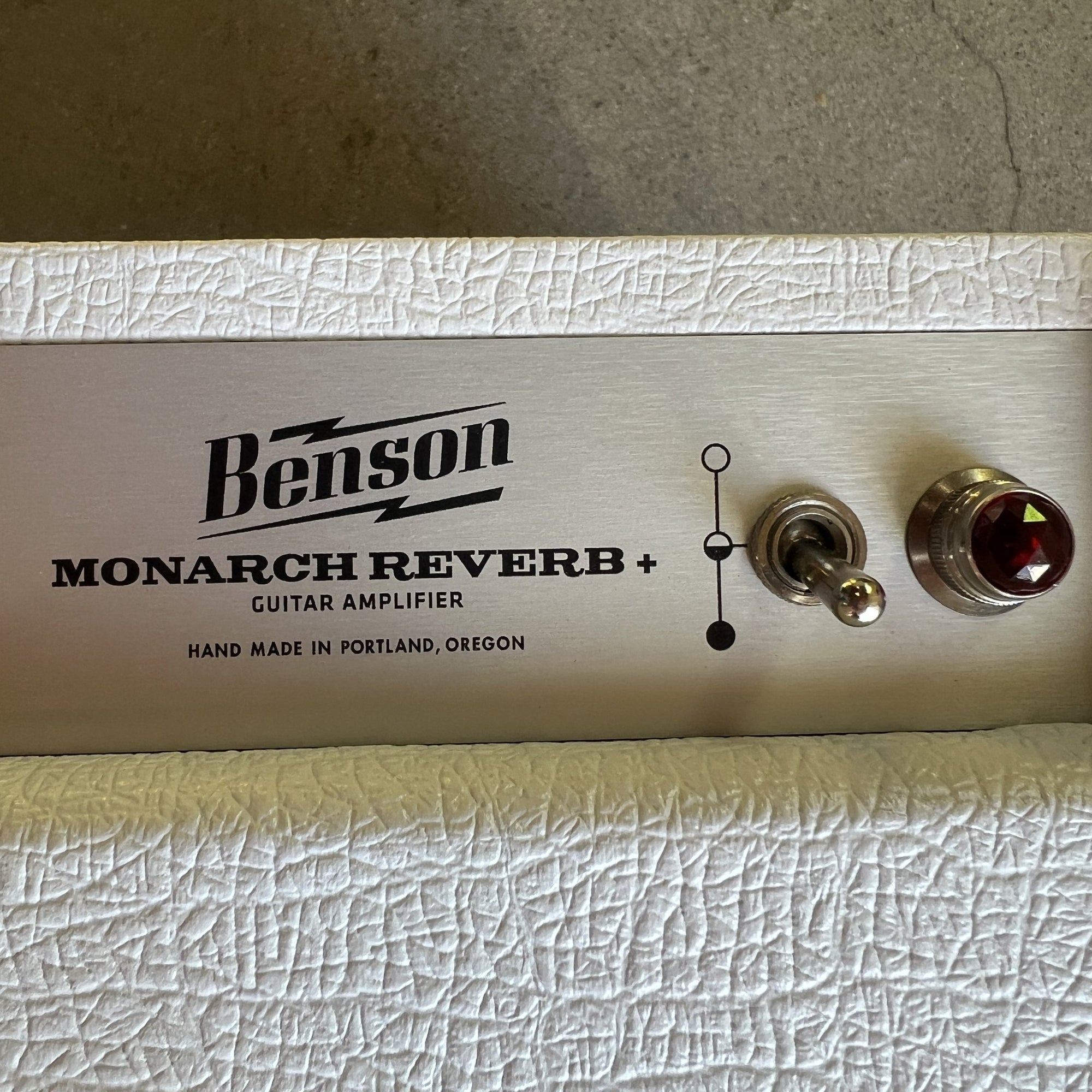 Benson Amps Monarch Reverb Plus - White / Oxblood