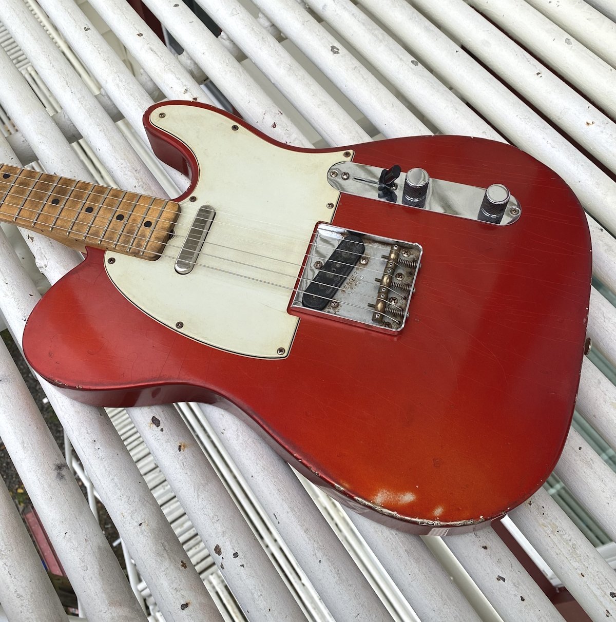 Revelator Guitars - &#39;60s Era RetroSonic T-Style - Candy Apple Red