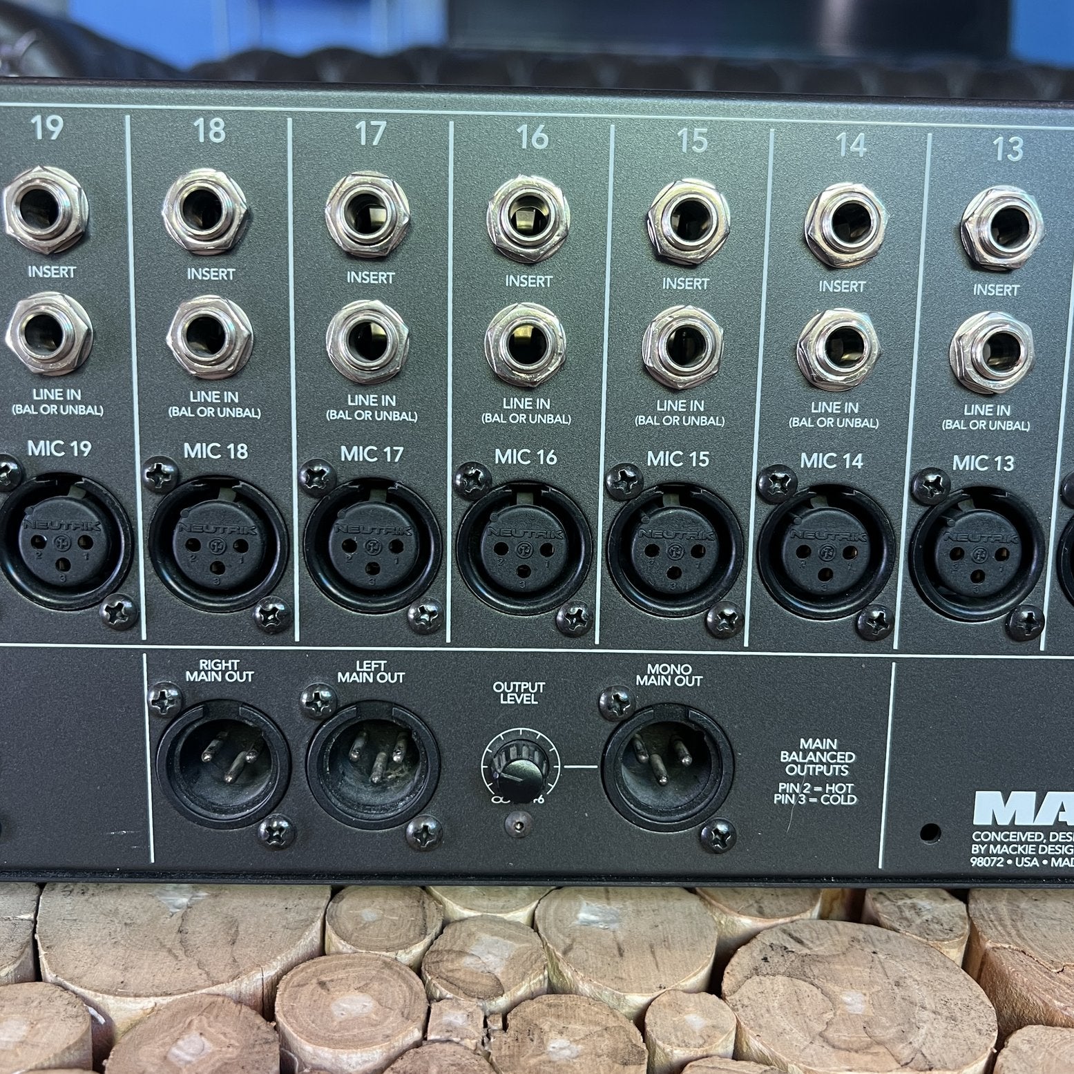 Mackie SR24.4 | 24x4x2 VLZ 4-Bus Mixing Console