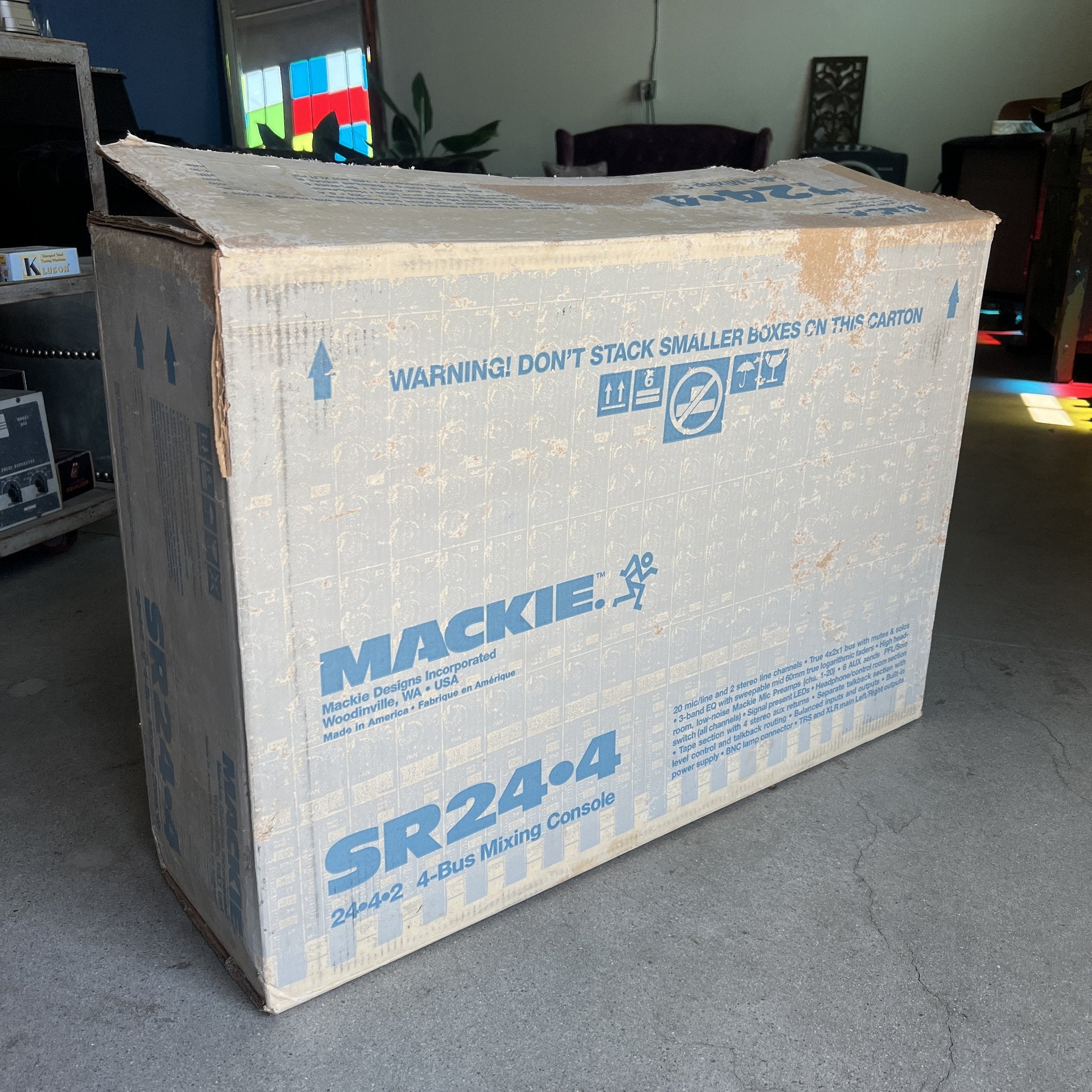 Mackie SR24.4 | 24x4x2 VLZ 4-Bus Mixing Console