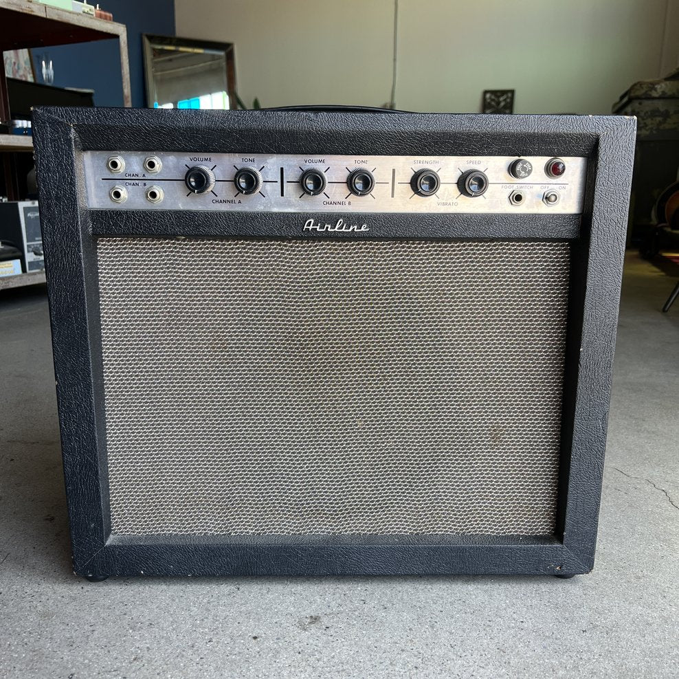 Airline Guitar Amplifier - Model 62-9013A