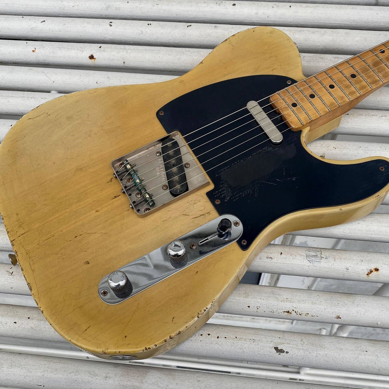 Revelator Guitars - '50s Retrosonic T-Style - Black Guard / Butterscotch Blonde #62145