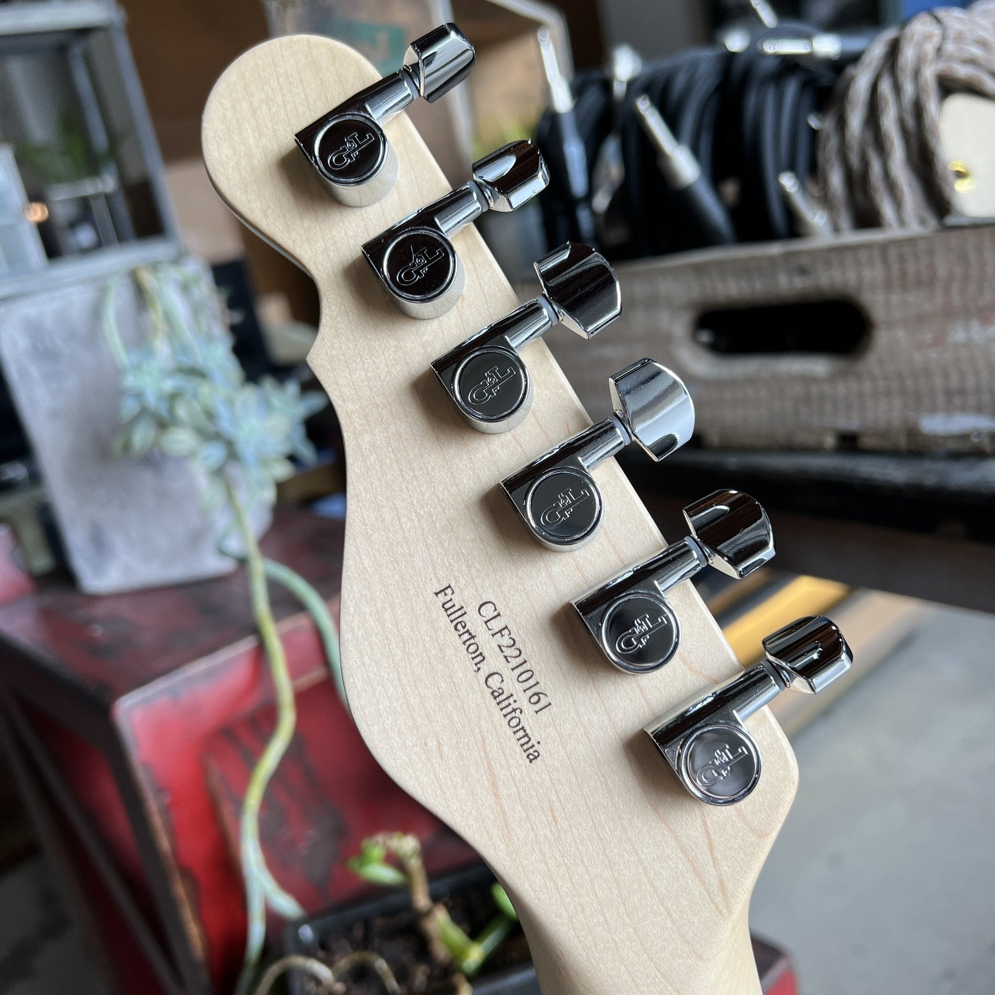 G&L ASAT Classic Bluesboy, Honeyburst Satin Frost