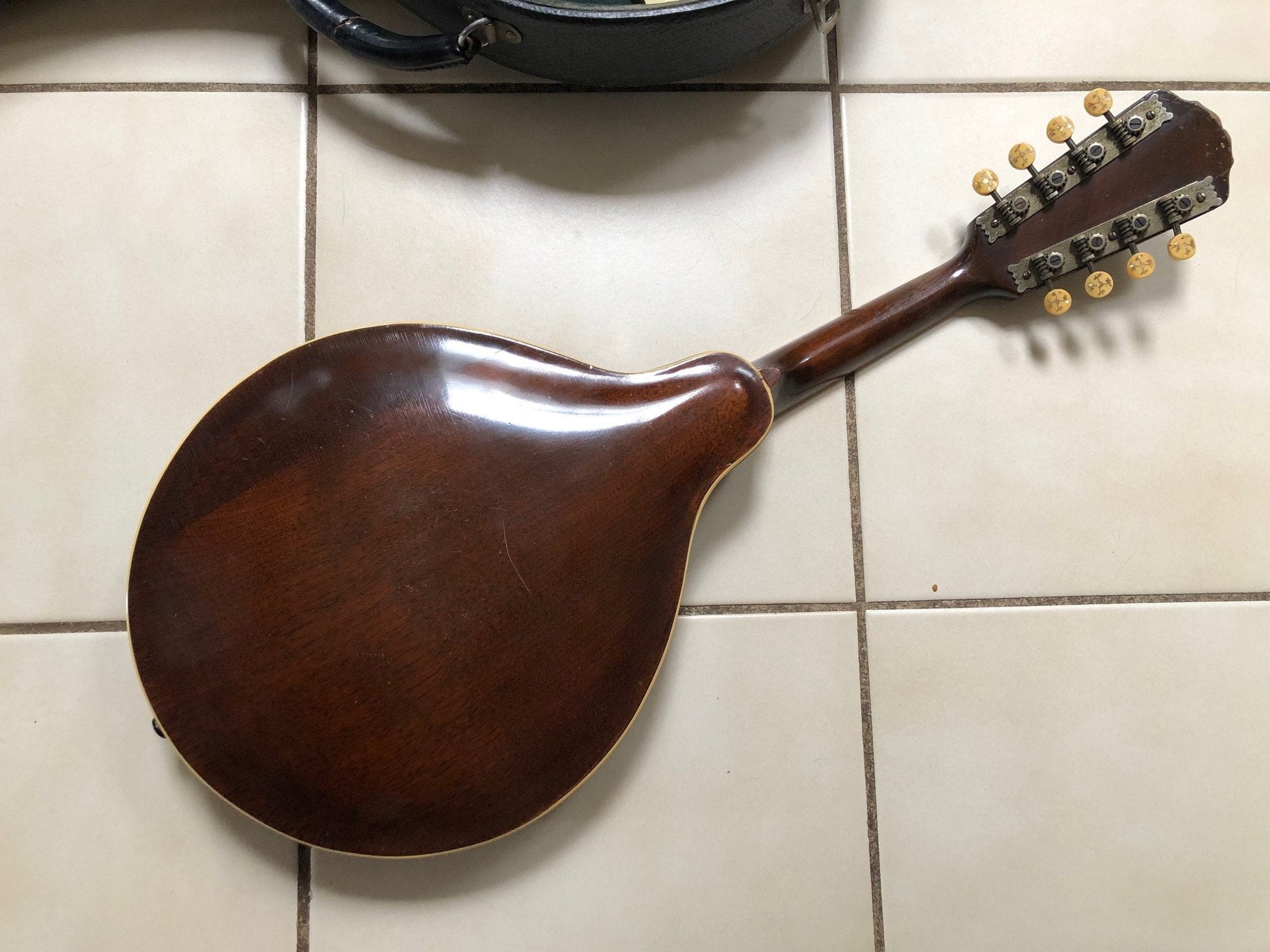 Vintage 1908 Gibson A-4 mandolin Handel tuners