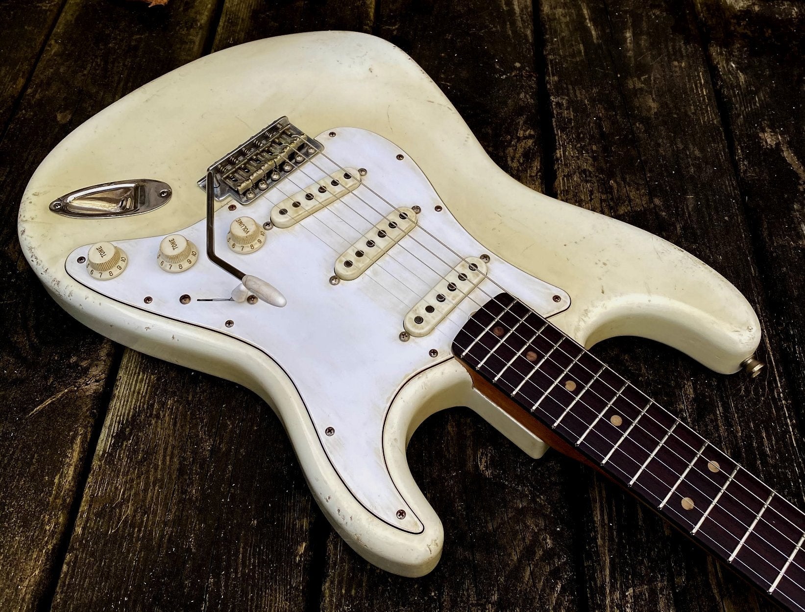 Revelator Guitars - '60 SuperKing S-Style - Nicotine Stained Olympic White