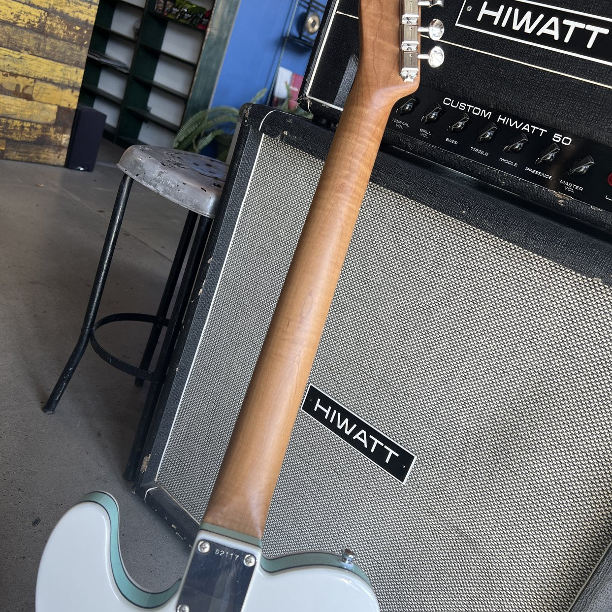 Revelator Guitars - Retrosonic Deluxe - Olympic White & Foam Green