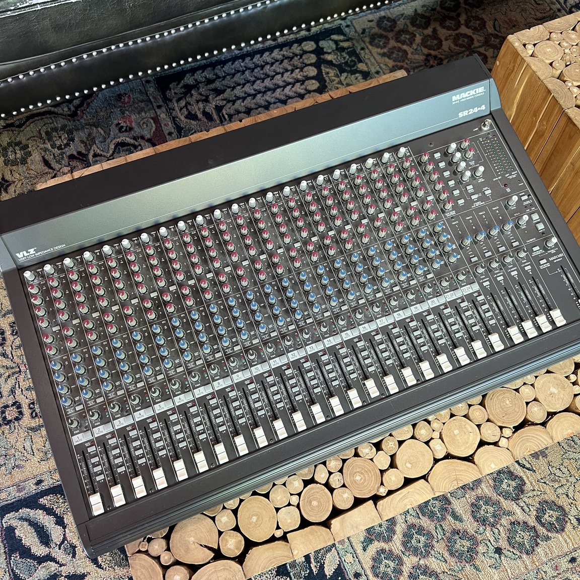 Mackie SR24.4 | 24x4x2 VLZ 4-Bus Mixing Console