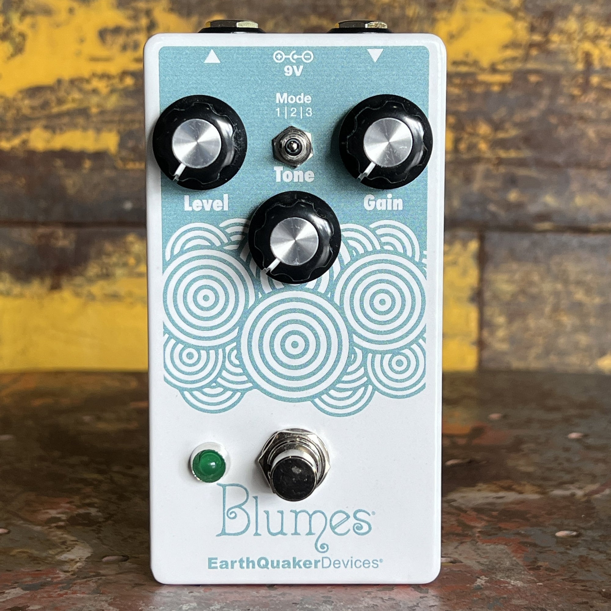 EarthQuaker Devices Blumes - Limited Edition Pearl White & Turquoise