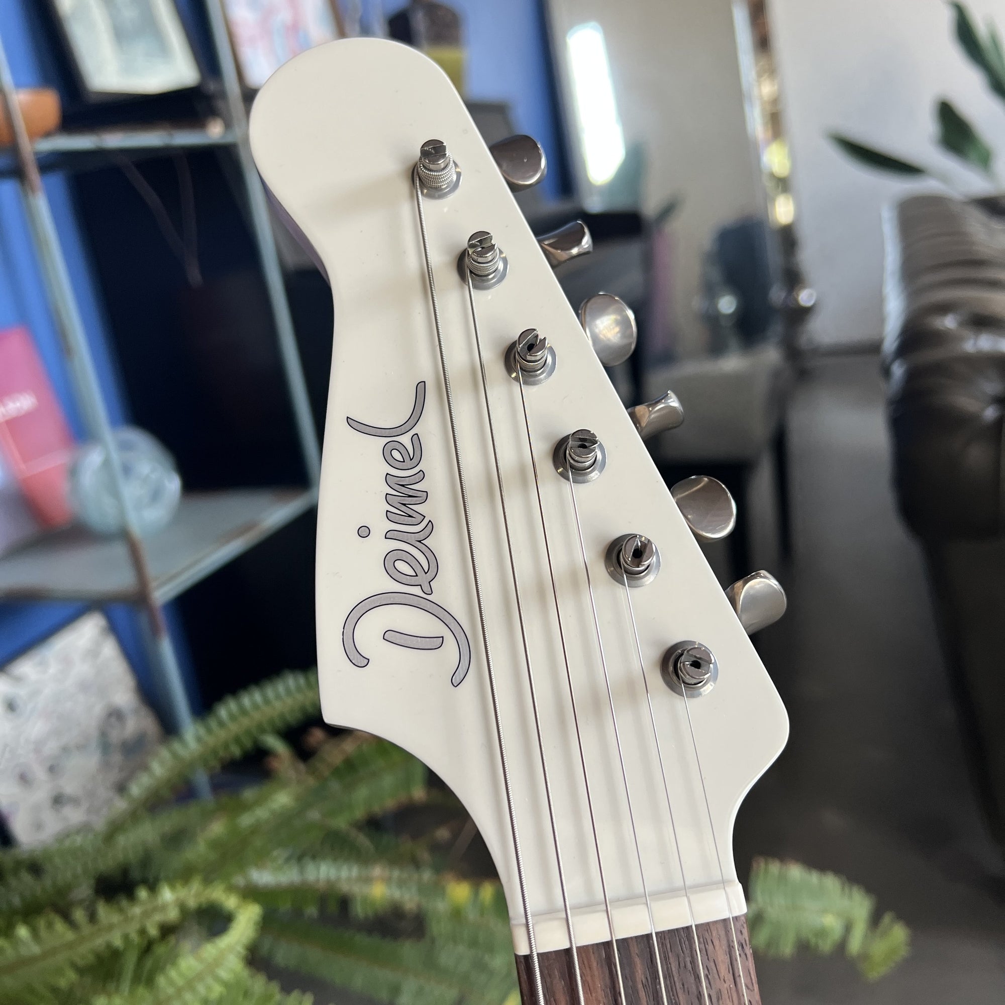 Deimel Guitarworks Firestar #233 in Vintage White