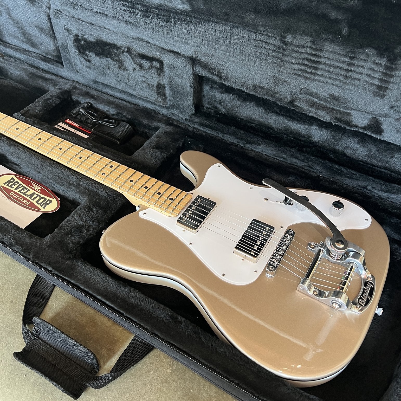 Revelator Guitars - RetroSonic Prophet - Shoreline Gold