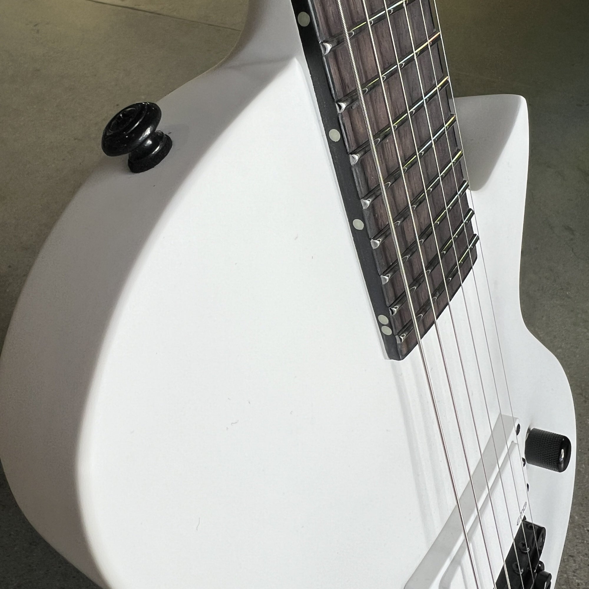 LTD EC Arctic Metal - Snow White Satin