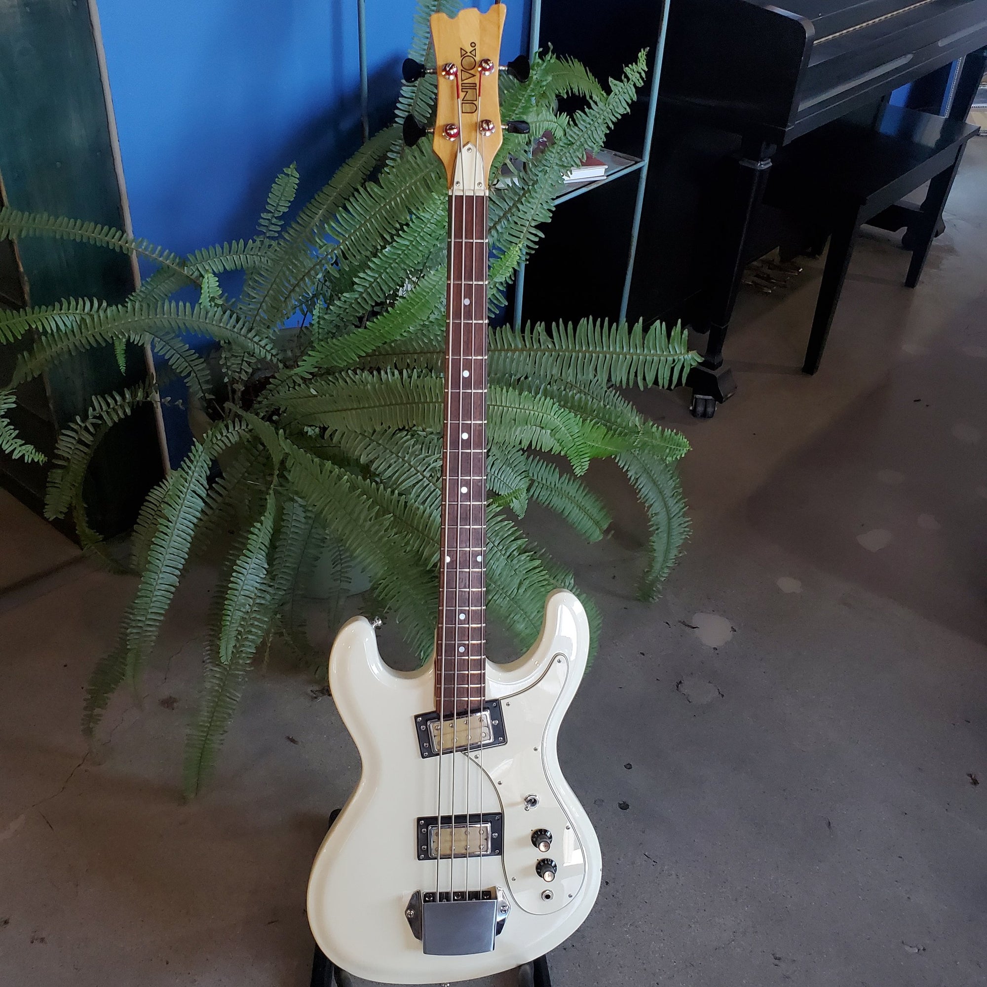 1972 Univox Hi-Flyer Bass Guitar, Rare Vintage White