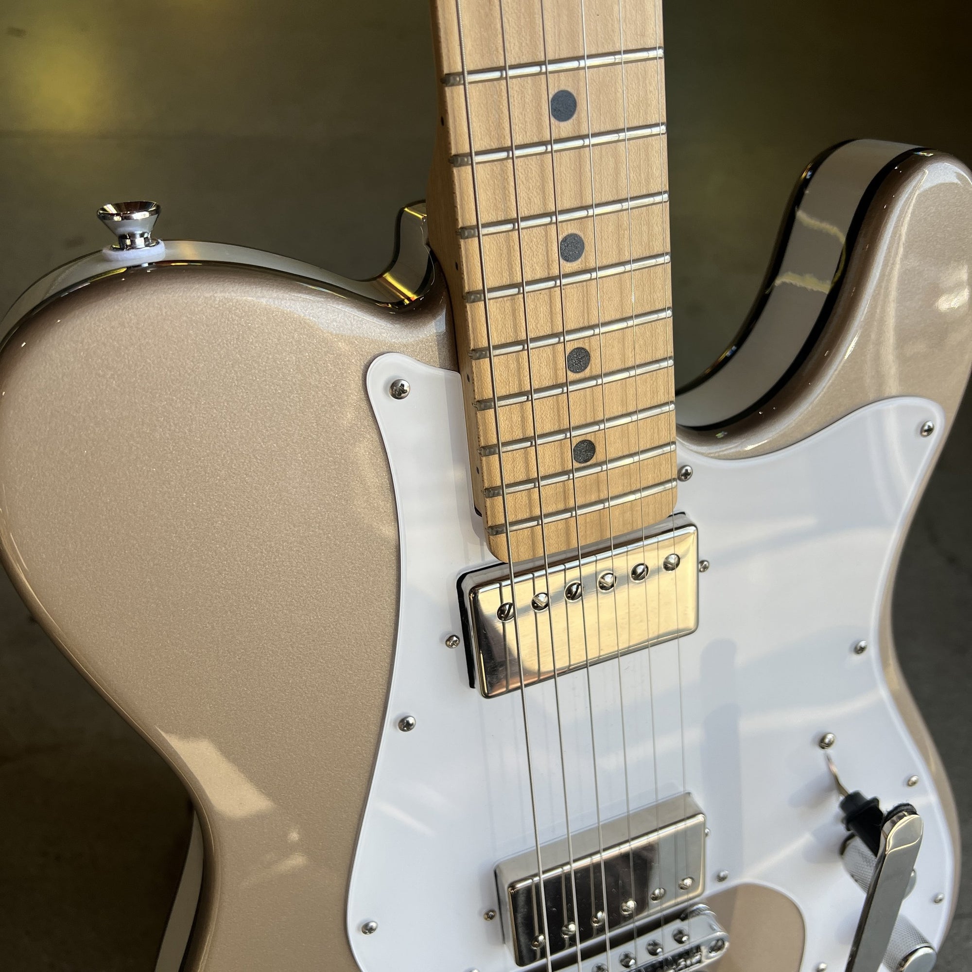 Revelator Guitars - RetroSonic Prophet - Shoreline Gold - Mint