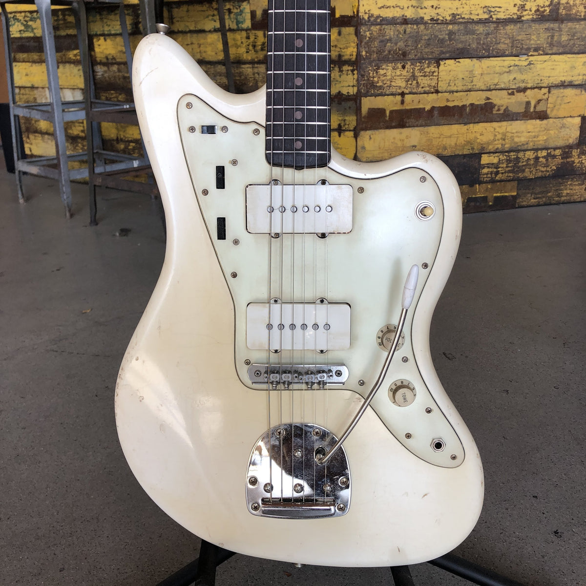 Revelator Guitars - &#39;59 Jazzcaster - Olympic White